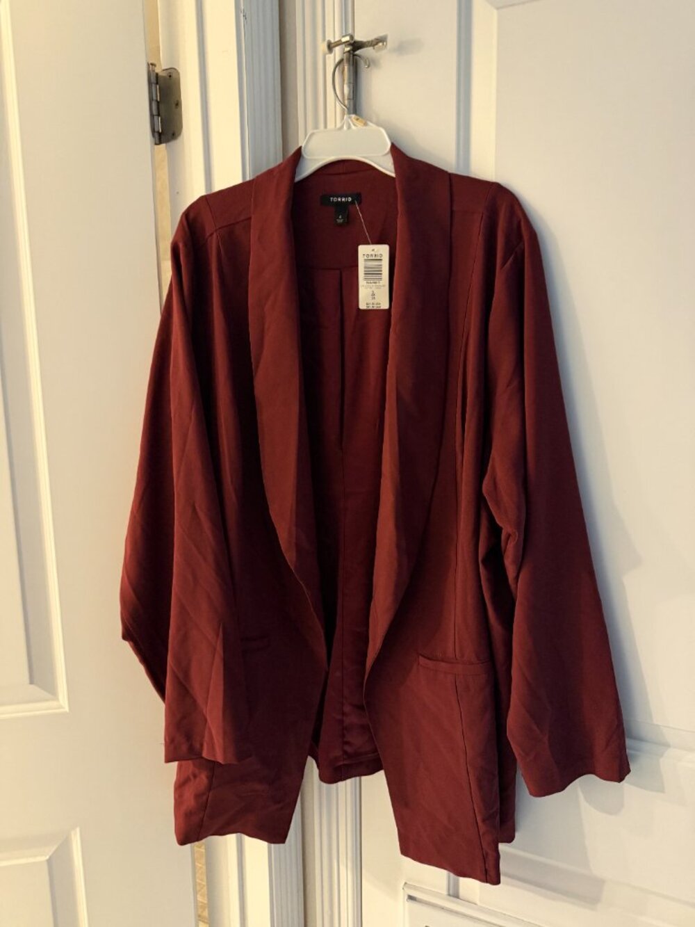NWT - Torrid Size 4 Long Sleeve Longline Crepe Blazer
